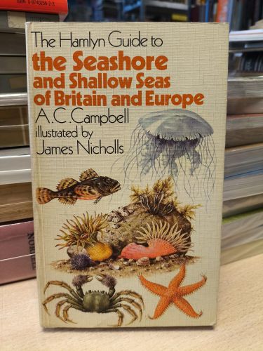 Portada del libro de Hamlyn Guide to the Seashore and Shallow Seas of Britain and Europe