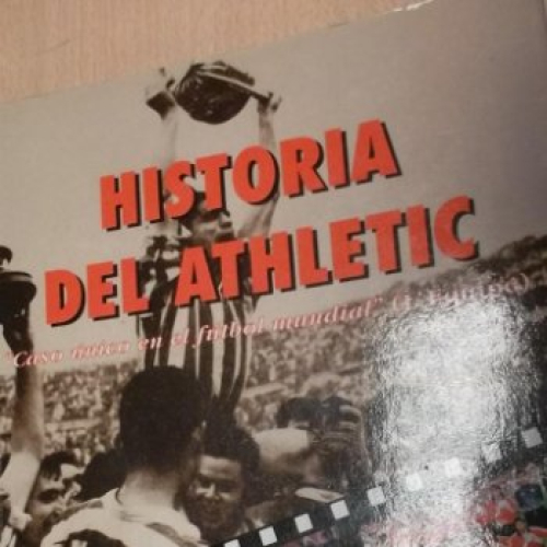 Portada del libro de 100 AÑOS DE HISTORIA DEL ATHLETIC DE BILBAO. CASO ÚNICO EN EL FÚTBOL MUNDIAL ( L' EQUIPE)