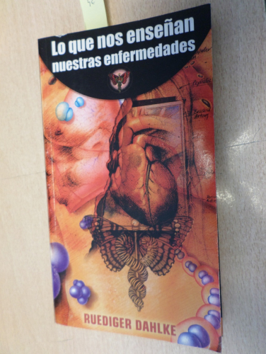 Portada del libro de LO QUE NOS ENSEÑAN NUESTRAS ENFERMEDADES - BIBLIOTECA AÑO CERO