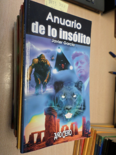 Portada del libro de ANUARIO DE LO INSOLITO - BIBLIOTECA AÑO CERO