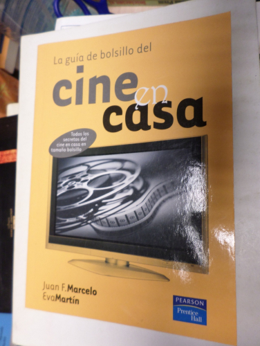 Portada del libro de la guia de bolsillo del CINE EN CASA