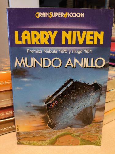 Portada del libro de GRAN SUPER FICCIÓN - LARRY NIVEN - MUNDO ANILLO