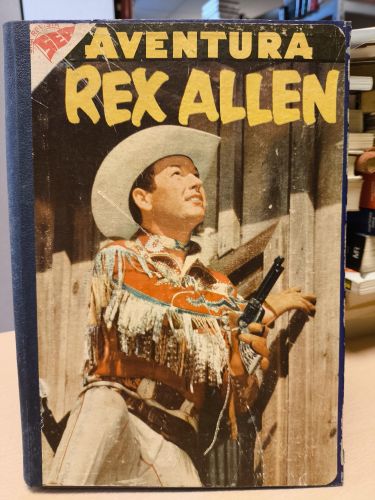 Portada del libro de TOMO ENCUADERNADO NOVARO - REX ALLEN - AGUILA BRAVA - DAVY CROCKETT - HEROES DEL OESTE - TARZAN INGLES