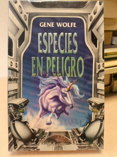 Portada del libro de ESPECIES EN PELIGRO - GENE WOLFE - GRIJALBO - LA PUERTA DE PLATA - 1ª ED. 1993