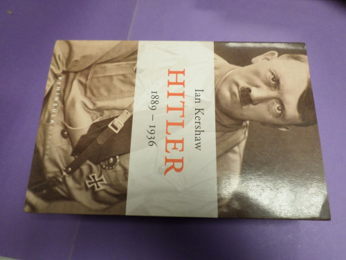 Portada del libro de HIRLER 1889 - 1936 - IAN KERSHAW- PENINSULA 1999 PRIMERA EDICION