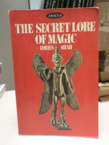 Portada del libro de THE SECRET LORE OF MAGIC. Books of the Sorcerers / La Ciencia Secreta de la Magia. Los libros de los...