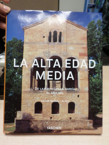 Portada del libro de LA ALTA EDAD MEDIA de la antigüedad tardia al año mil - XAVIER BARRAL -TASCHEN