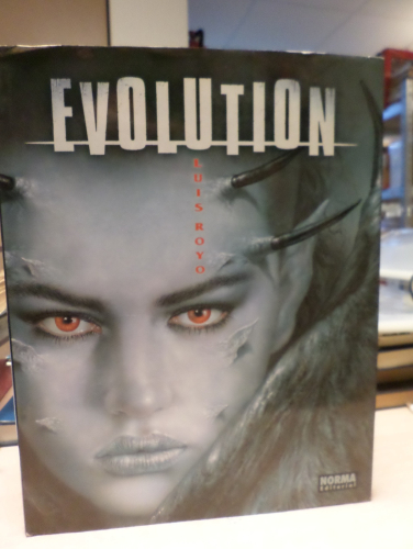 Portada del libro de EVOLUTION  - LUIS ROYO - ILUSTRACIONES NORMA 2001