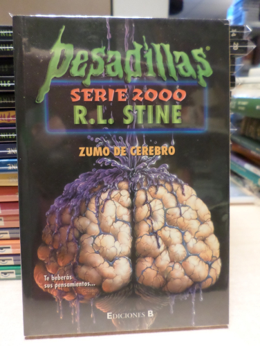 Portada del libro de PESADILLAS SERIE 2000. 12 - ZUMO DE CEREBRO - R.L. STINE - EDICIONES B