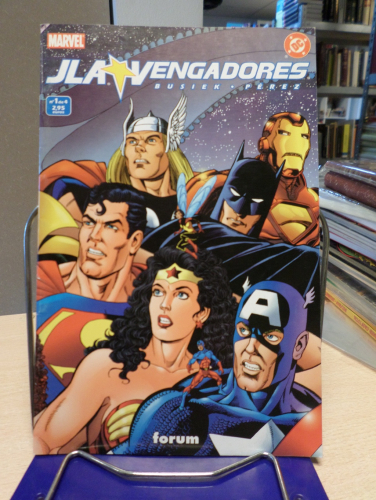 Portada del libro de JLA VENGADORES - FORUM - BUSIEK / PEREZ - GRAPA 1 DE 4