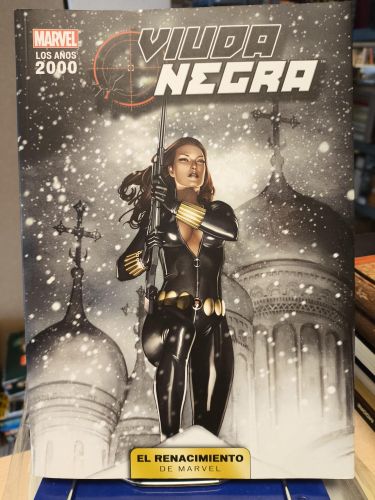 Portada del libro de LOS AÑOS 2000 EL RENACIMIENTO DE MARVEL 3 - VIUDA NEGRA - PANINI